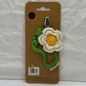 Hand Made Yarn Flower Pacifier Binki Clip - Cheengo, Baby Shower Gift, Nursery
